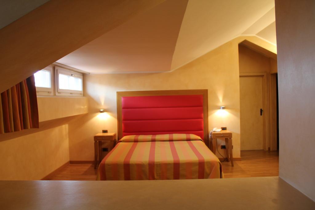 Hotel Castello LʼAquila Extérieur photo