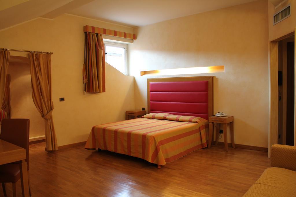 Hotel Castello LʼAquila Extérieur photo