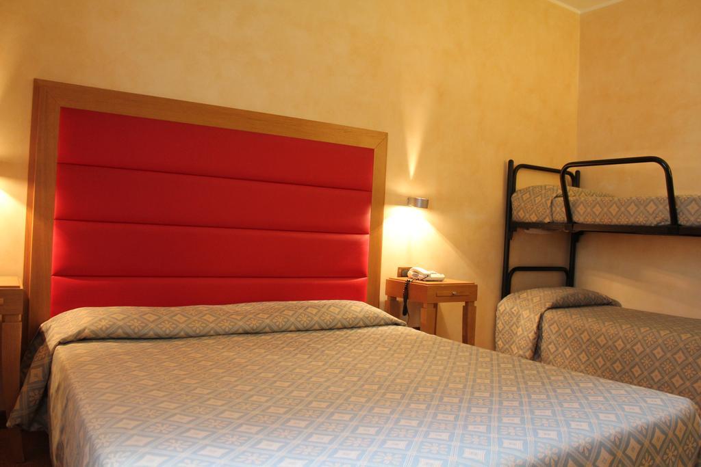 Hotel Castello LʼAquila Extérieur photo